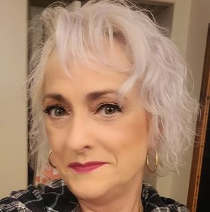 Meet your Posher, Yvette